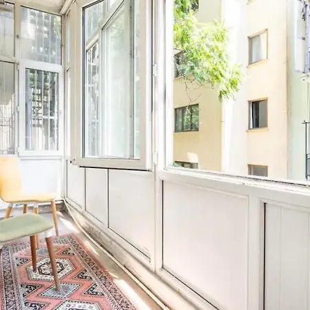 Appartamento Bright-spacious Flat In Taksim Center Provincia di Istanbul